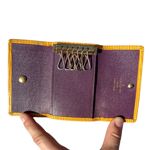 -CA0936 EUC Louis Vuitton Yellow Epi Key Case - Picture 5 of 7